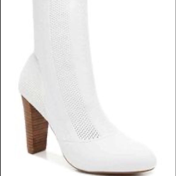 Charles David Shoes - Charles David White Shirley Boots 7.5